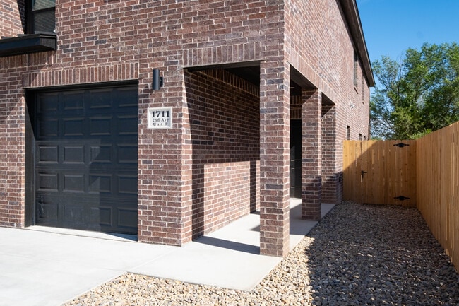 Building Photo - 1711 2nd Ave