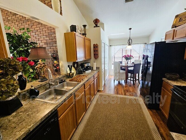 Foto del edificio - 4521 Gulfwinds Dr