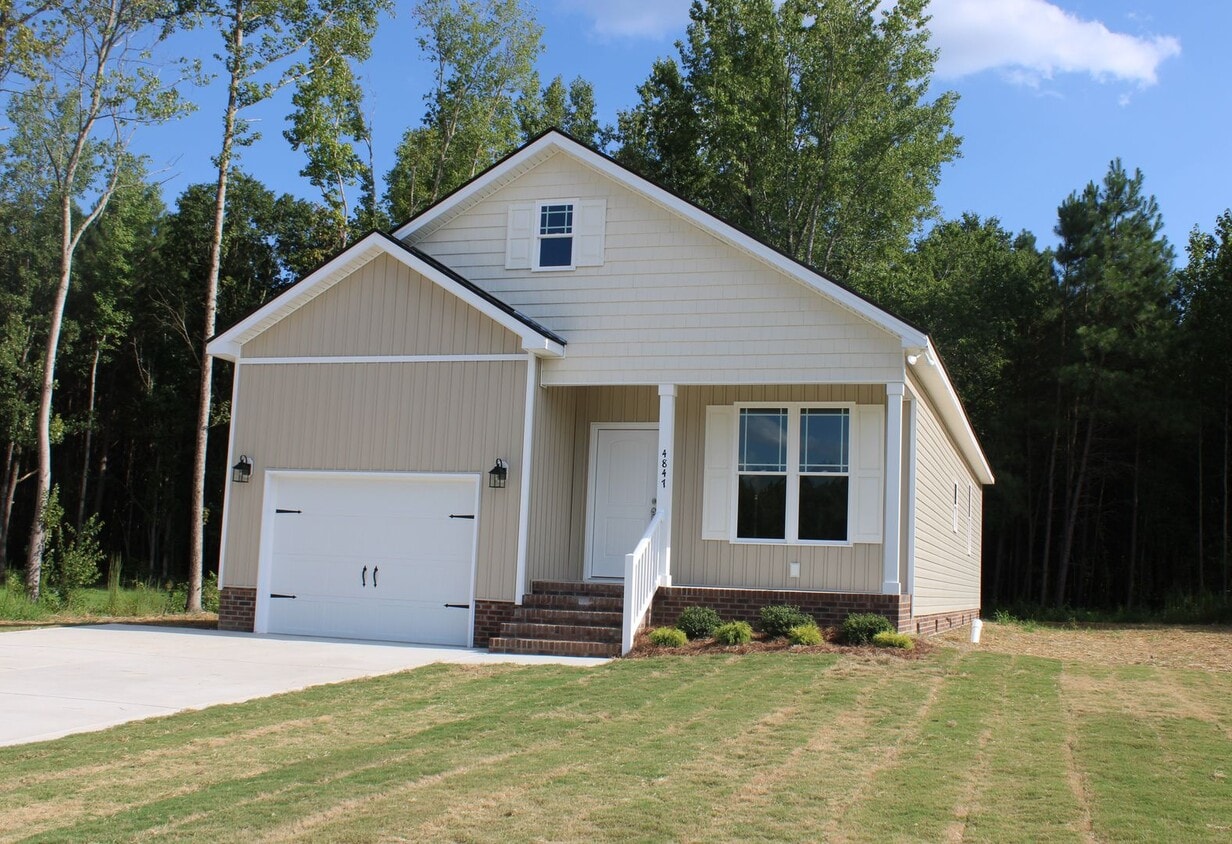 Foto principal - 4847 Jamestown Dr NW