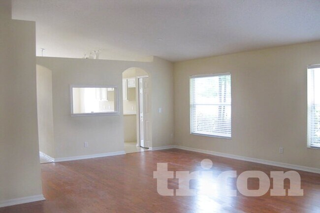 Foto del edificio - 13809 Riverpath Grove Dr