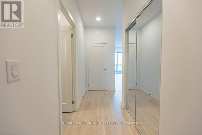 Photo du bâtiment - 9751 Markham Rd