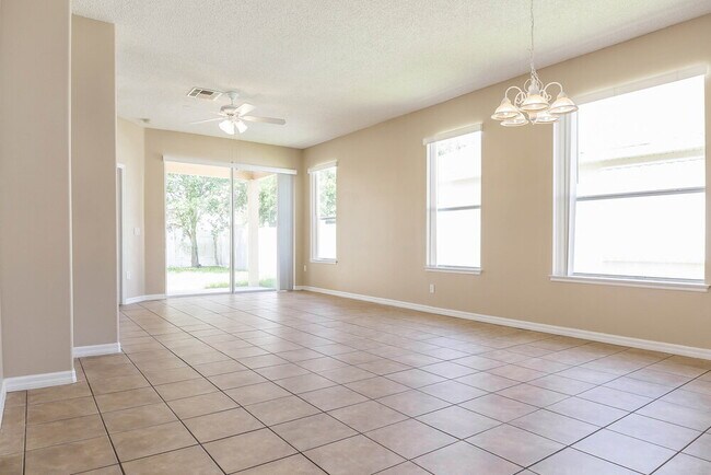 Building Photo - 1342 Sun Meadow Dr