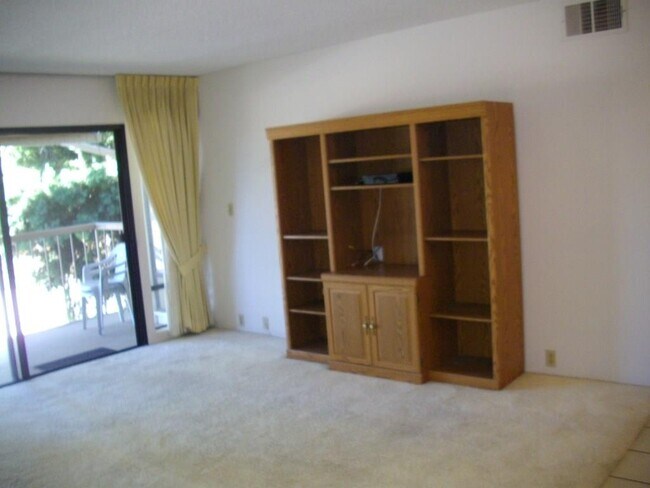 Foto del edificio - 12555 Oaks North Dr