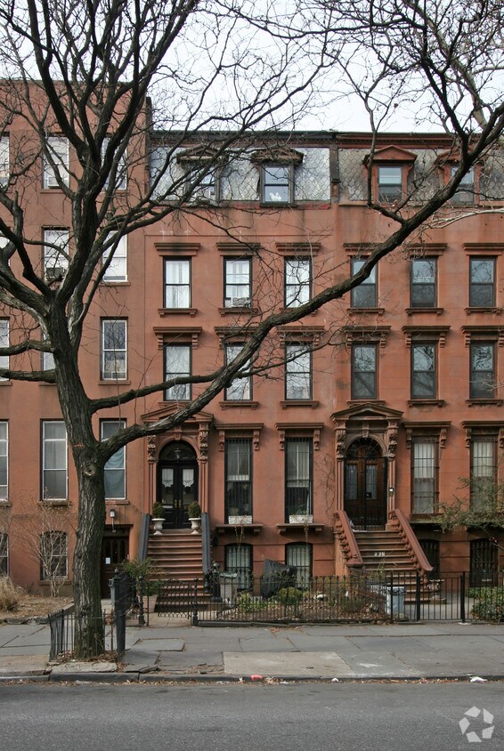 Primary Photo - 238 Washington Ave
