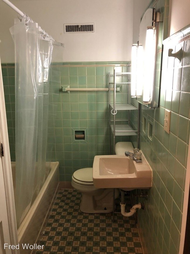 Building Photo - 1 br, 1 bath Apartment - 2720 11th Ave. 1