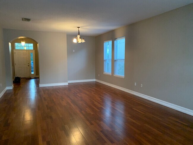 Foto del edificio - MOVE IN SPECIAL- Charming 3/2 home w/ formal office/4th bedroom and fenced yard in Harmony