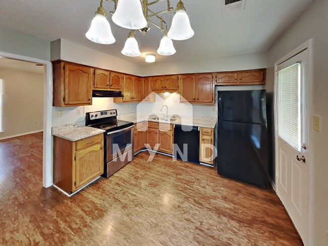 Foto del edificio - 3412 Laurelwood Dr