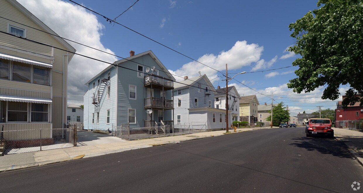 Building Photo - 73-77 Hedley Ave