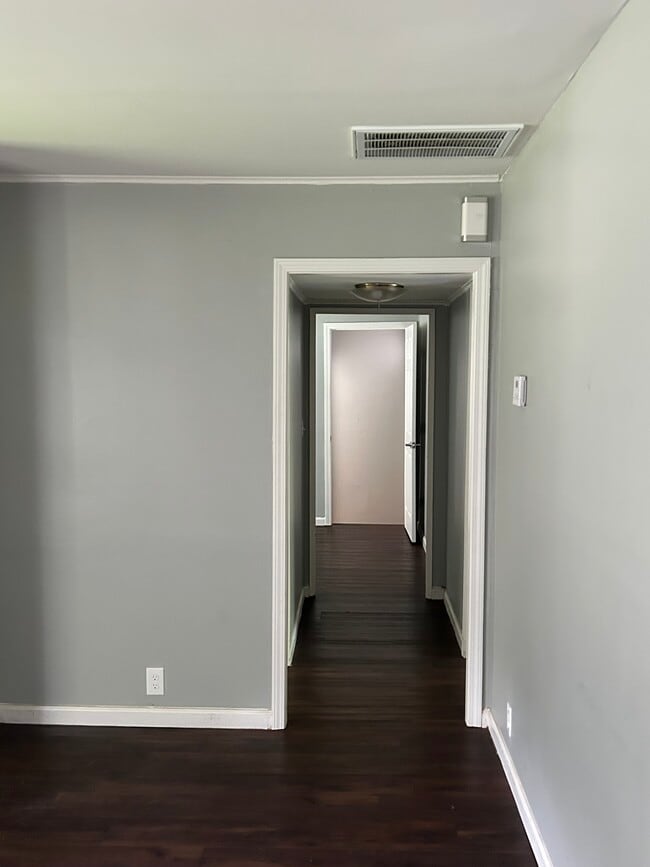 Building Photo - 1255 Elizabeth Ave SW