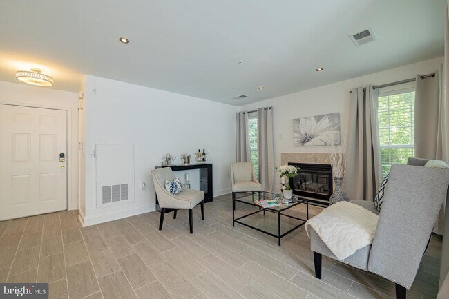 Foto del edificio - 15600 Everglade Ln
