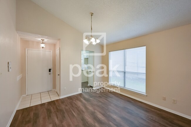 Foto del edificio - $1,549! 2/Bed1.5Bath duplex in Arlington! ...