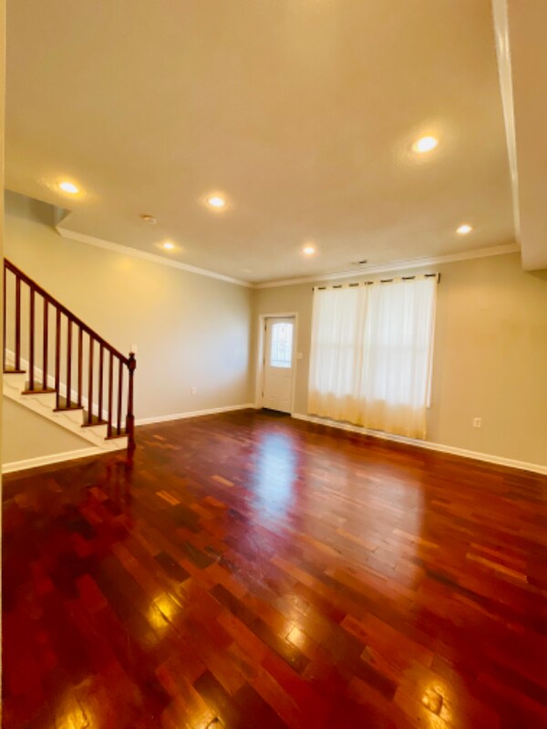Foto principal - 523 Florida Ave NE