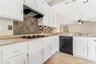 Building Photo - 1733 Tesara Vista Pl