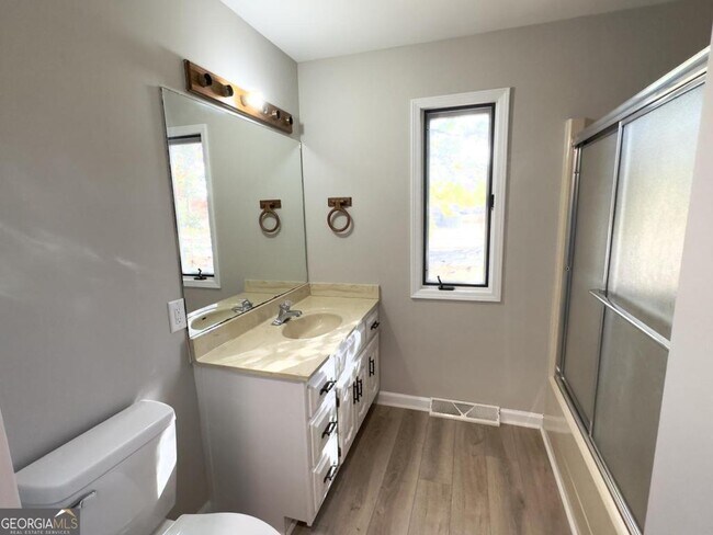 Building Photo - 99 Windwood Way