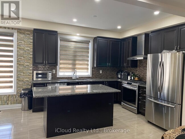 Building Photo - 16 Provost Trail