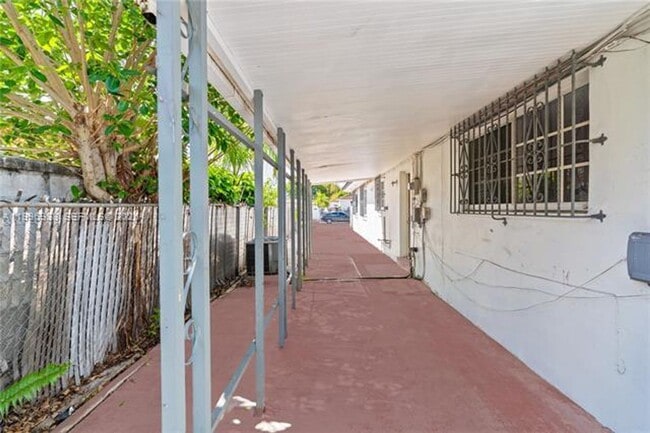 Foto del edificio - 361 E 39th St