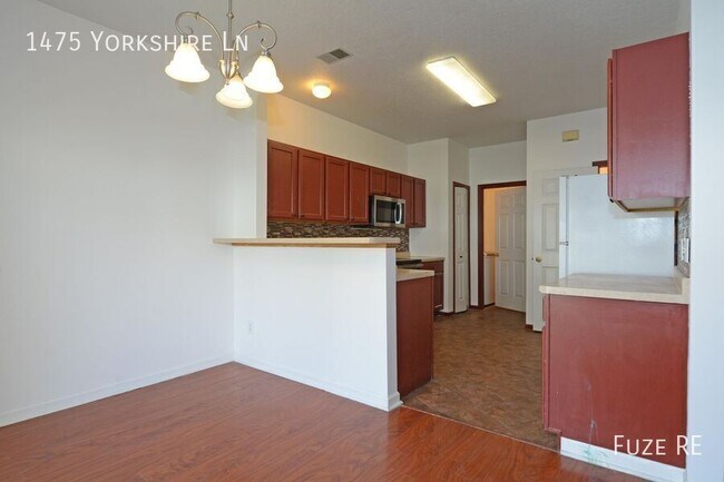 Building Photo - 1475 Yorkshire Ln