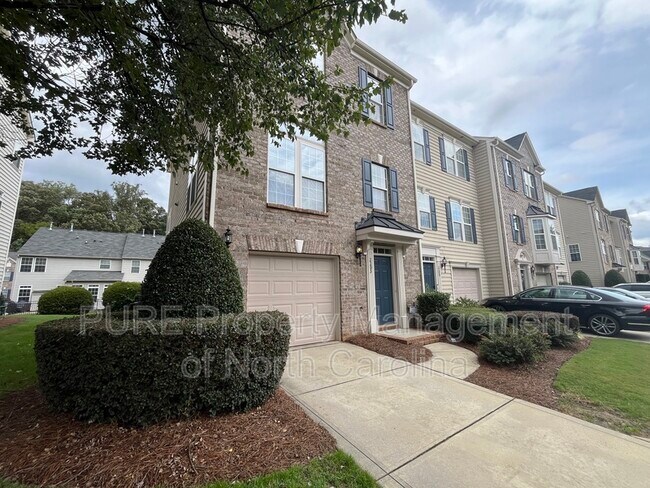 Foto del edificio - 2205 Belle Vernon Ave