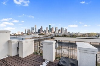Building Photo - 1708 Dart St