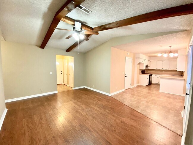 Foto del edificio - Darling Ranch Home with Convenient Locatio...