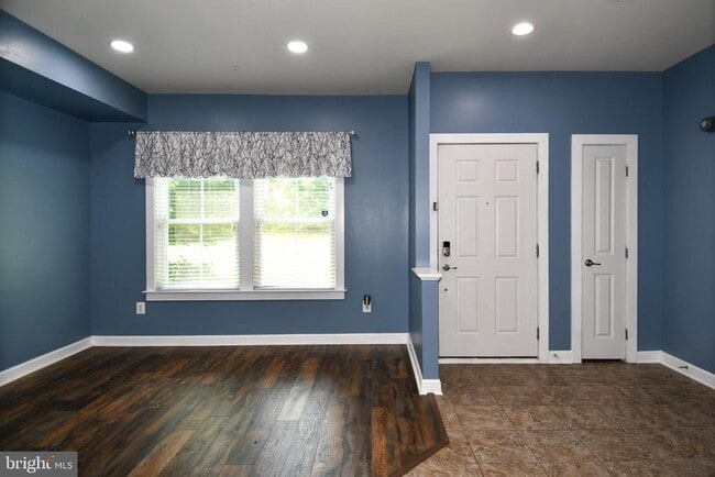 Building Photo - 409 Hydrangea Place