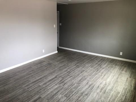 Foto del edificio - 8001 Parkland Dr