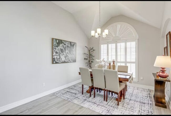 Building Photo - 602 Vogue Cove