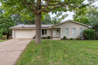 Building Photo - 8929 42 Ct