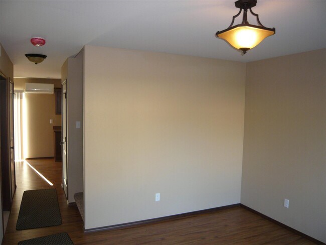 Building Photo - 508 E Helena Ave