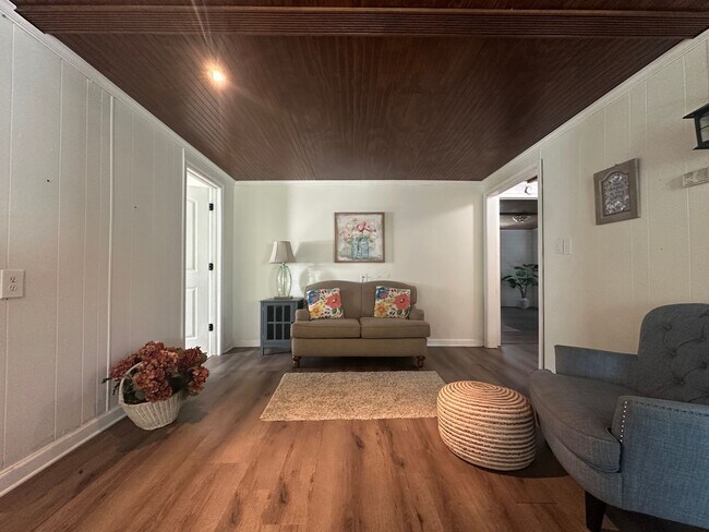 Building Photo - 4404 Echo Springs Dr
