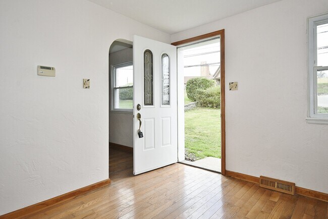 Foto del edificio - 3174 Churchview Ave