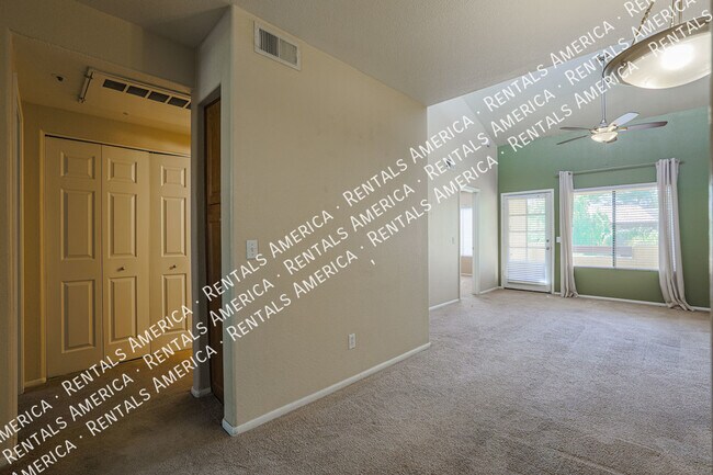 Building Photo - ***Move in special- 1st month Free***
