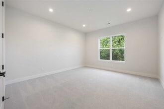 Building Photo - 6107 Campos Dr