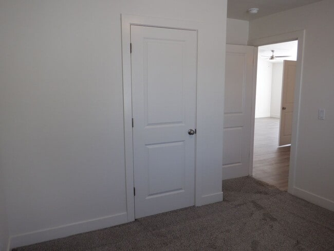 Building Photo - 3 bedroom 2 bath Newer Construction