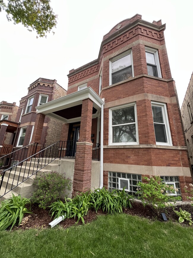 Foto del edificio - 3711 N Bernard St