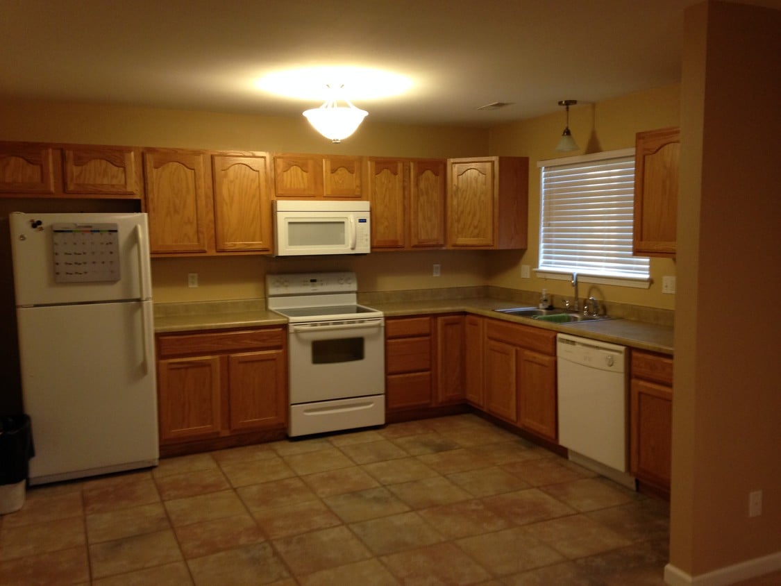 1827 Woodland Trails, Farmington, MO 63640 Condo for Rent in