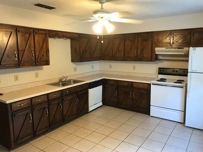 Foto del edificio - 326 Lilly Ln