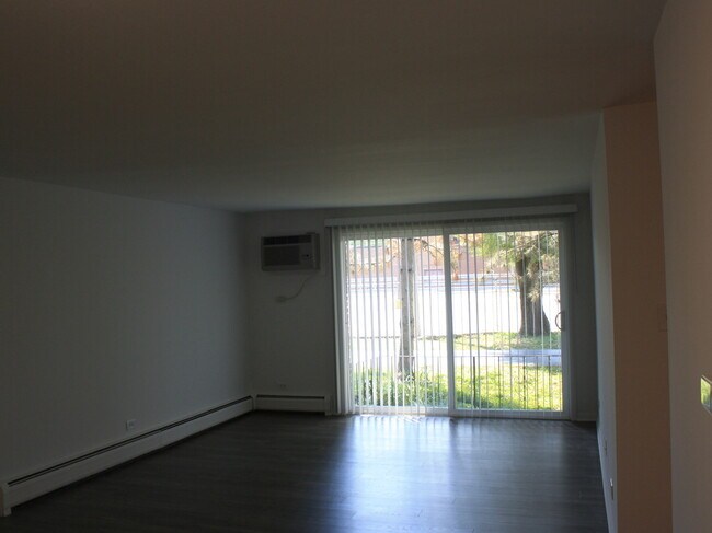 Building Photo - 11030 S 76th Ave