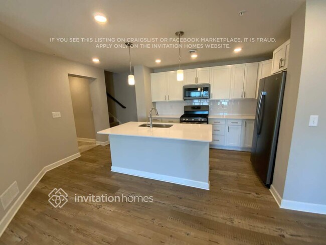 Foto del edificio - 10948 Yalta St NE