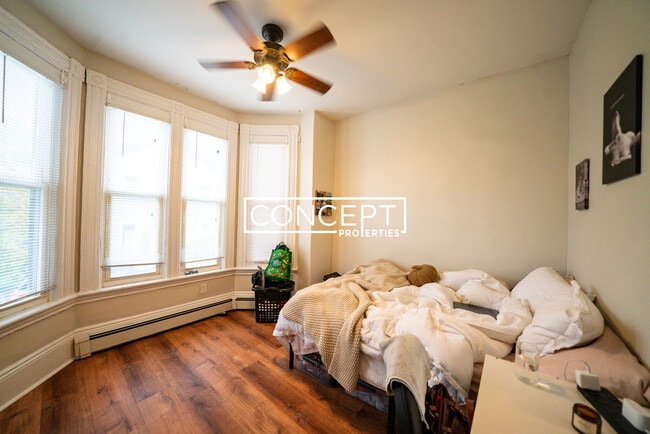 Foto del edificio - 719 Parker St