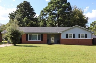Building Photo - 1605 Dartmore Dr N
