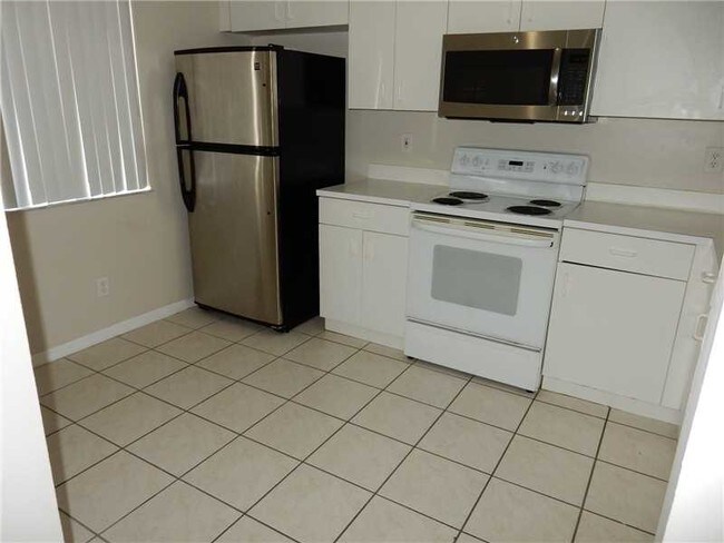 Building Photo - 854 NW 208th Dr
