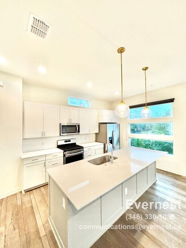 Foto del edificio - 2528 N Fitzhugh Ave