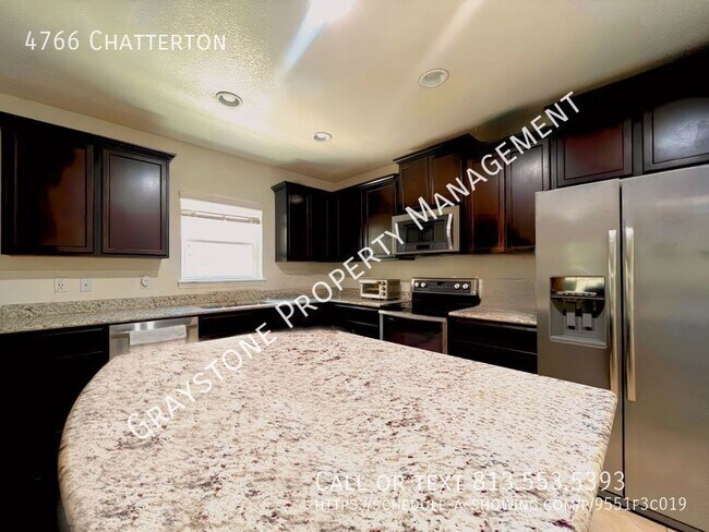 Foto del edificio - Experience comfortable living in Riverview...
