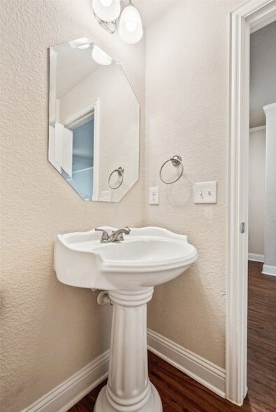 Building Photo - 268 Castleridge Dr