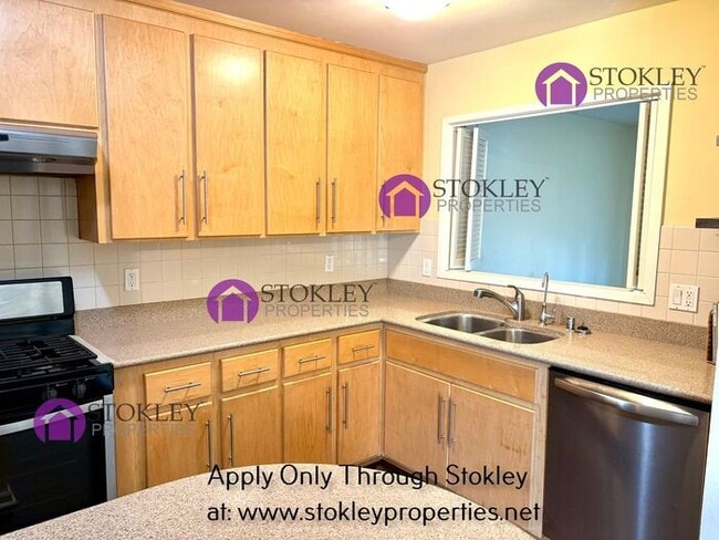 Building Photo - 1412 Kinross Ct