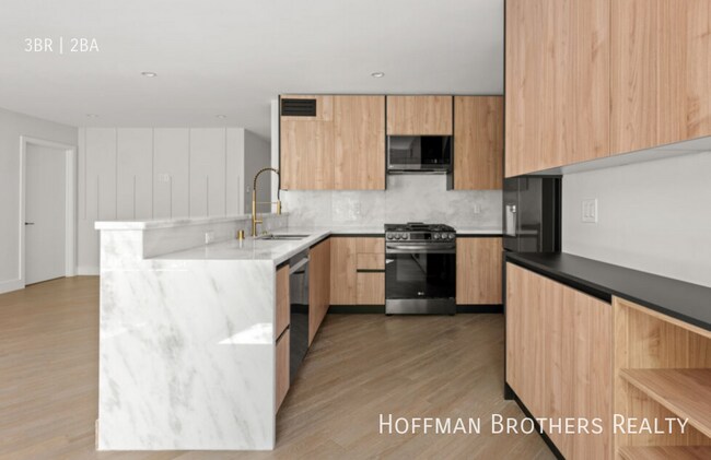 Building Photo - 1450 1/2 Crescent Heights Blvd