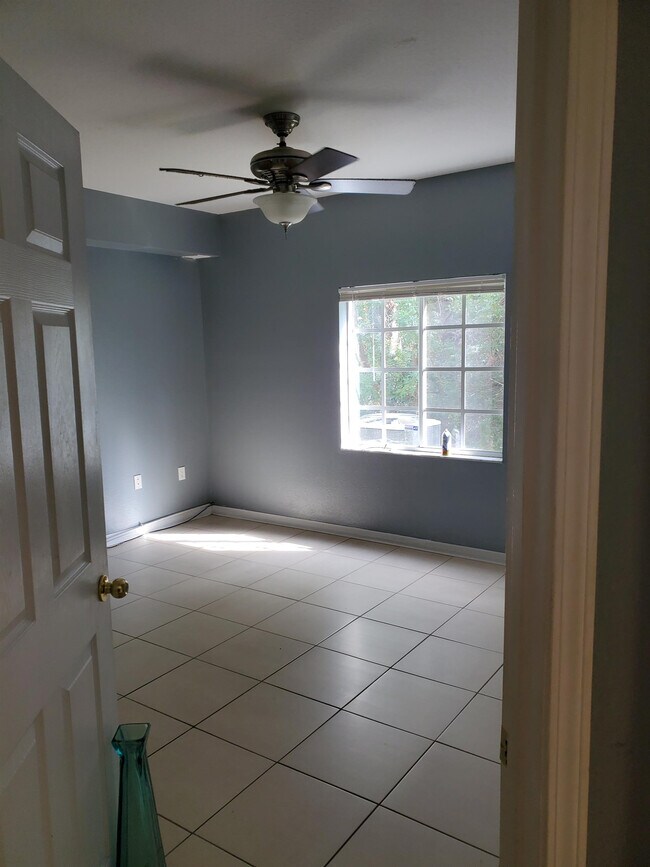 Foto del edificio - 6004 Portsdale Pl