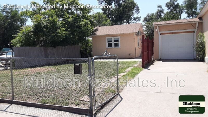 Foto principal - 2417 E Evans Ave