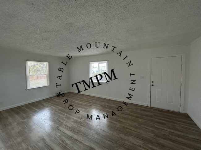 Foto del edificio - 150 Mono Ave